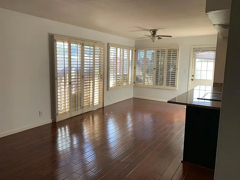 3201 W Christy Dr — Photo 3