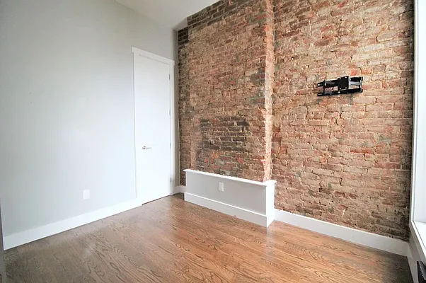 Rented by Hagstrom Management Inc | media 4