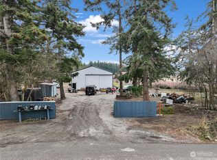 1011 Waterloo Rd, Oak Harbor, WA 98277