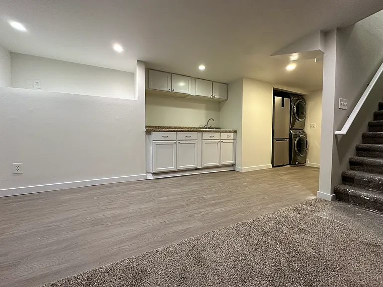 341 Bertha Ave — Photo 4