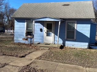 321 Indiana St, Winfield, KS 67156