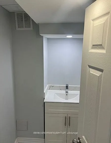 53 Dakin Dr N #BASEMENT — Photo 7