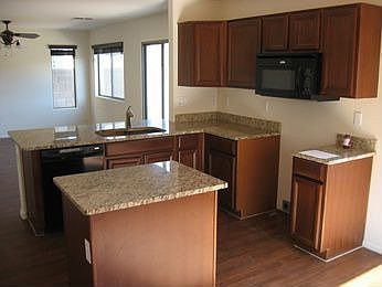 5th image of 1728 E Leslie Ave