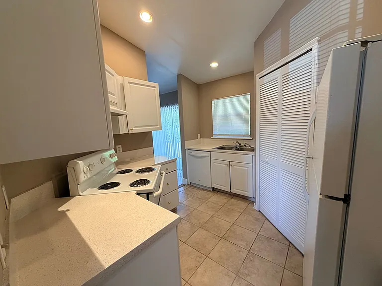 714 Jack Ave S — Photo 10