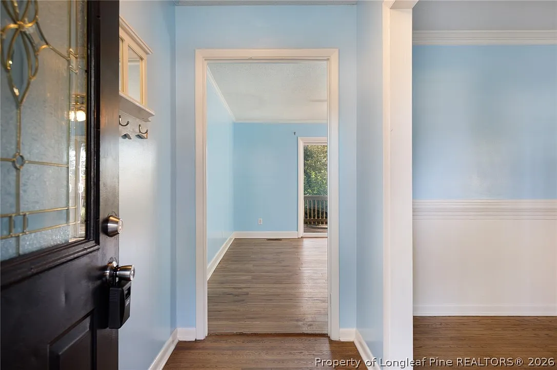 3 bed, 2.0 bath, 1985 sqft, $1,650 — Photo 3