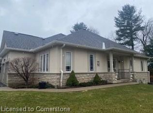 40 Wesleyan Ct #5, Hamilton, ON L9G5C7