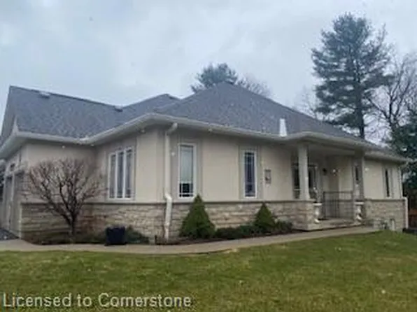 40 Wesleyan Ct #5, Hamilton, ON L9G 5C7