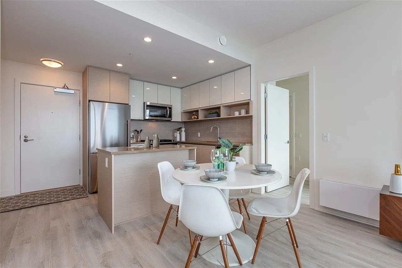 2 bed, 837 sqft, $2,650 — Photo 2