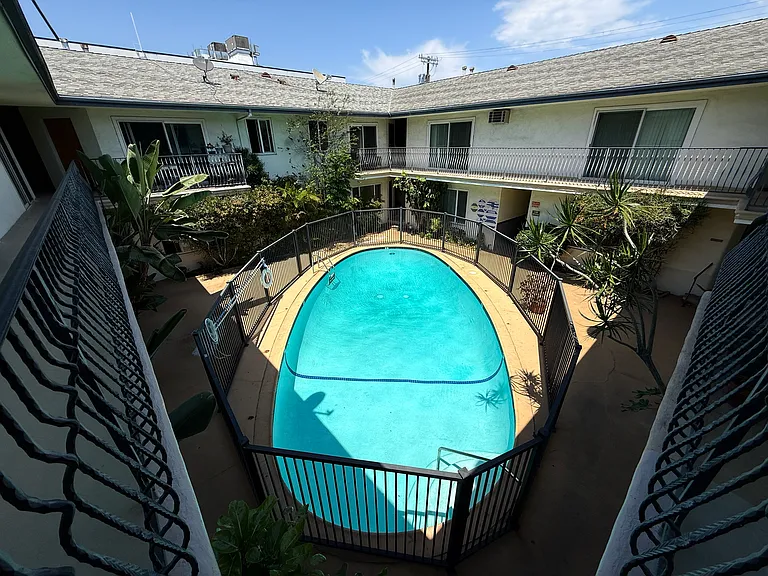 1138 S La Cienega Blvd #1 — Photo 6