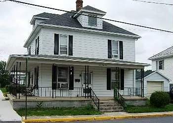 161 E Franklin St photo 1