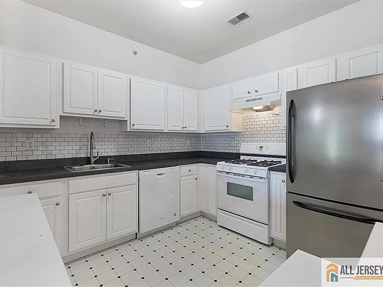 932 Del Negro Ct #932 — Photo 9