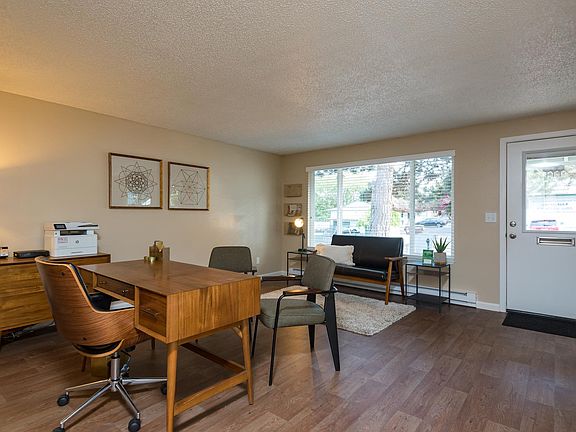 Pinewood Terrace Apartments | Leasing Office Model
