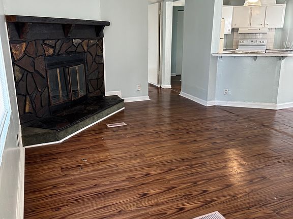 4th image of 111 Langley Dr
