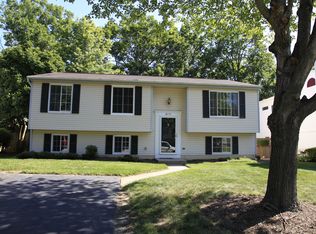 8292 Wold Den Ct, Springfield, VA 22153