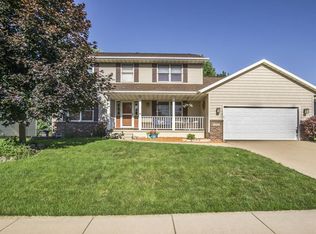 2960 Meadow Glen St, Marion, IA