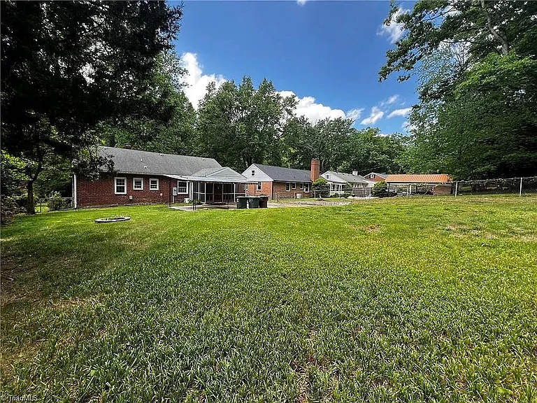 4506 Starmount Dr — Photo 18