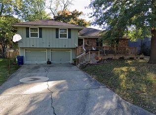 10813 E 65th St, Raytown, MO 64133