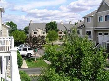 1st image of 374 Willoughby Way W