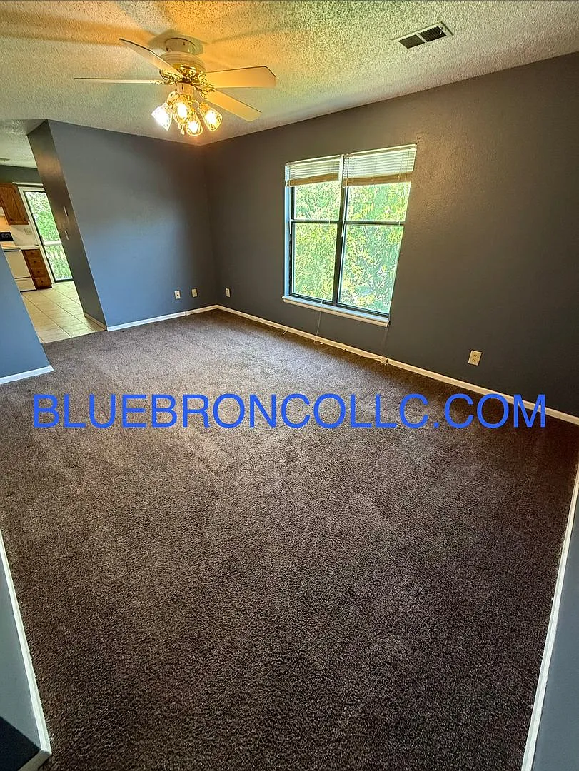 Building Photo - 206 Sky Vue Dr.