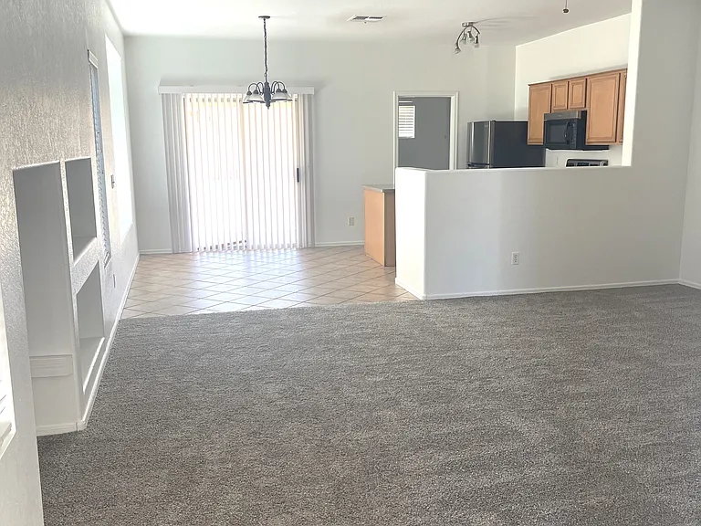 30332 N Desert Willow Blvd — Photo 3