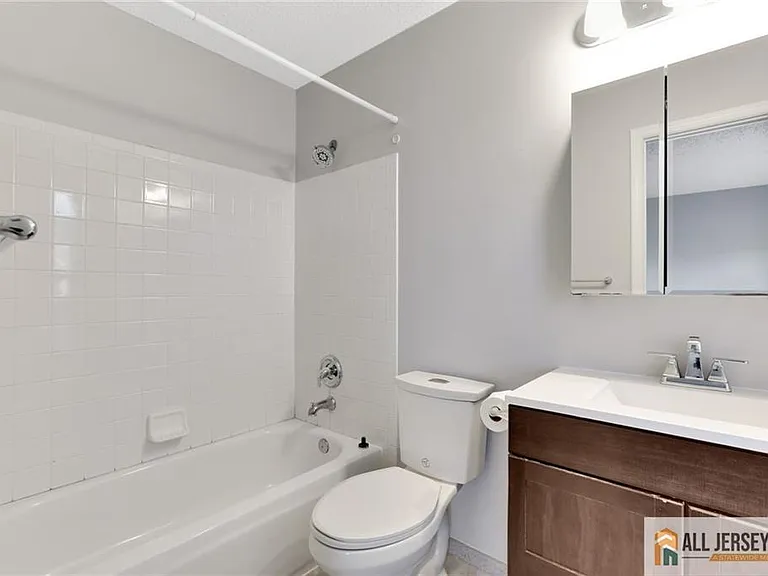 140 S Barrow Pl — Photo 18