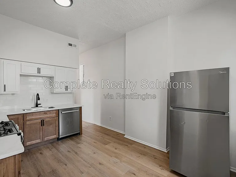 2928 Texas Ave #2F — Photo 8