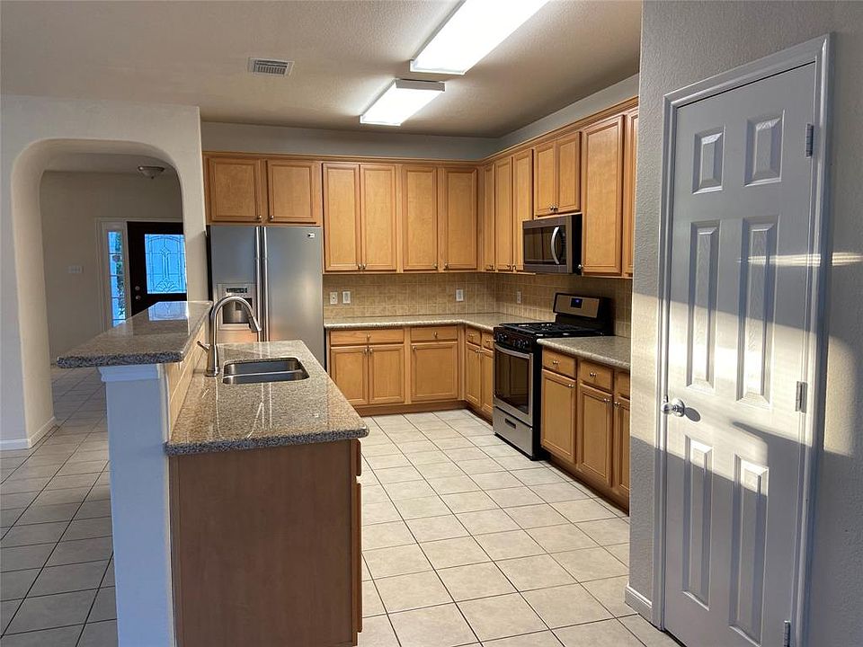 1st image of 5218 Meadow Canyon Dr