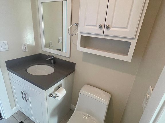 3rd image of 1108 Palm Dr APT 3
