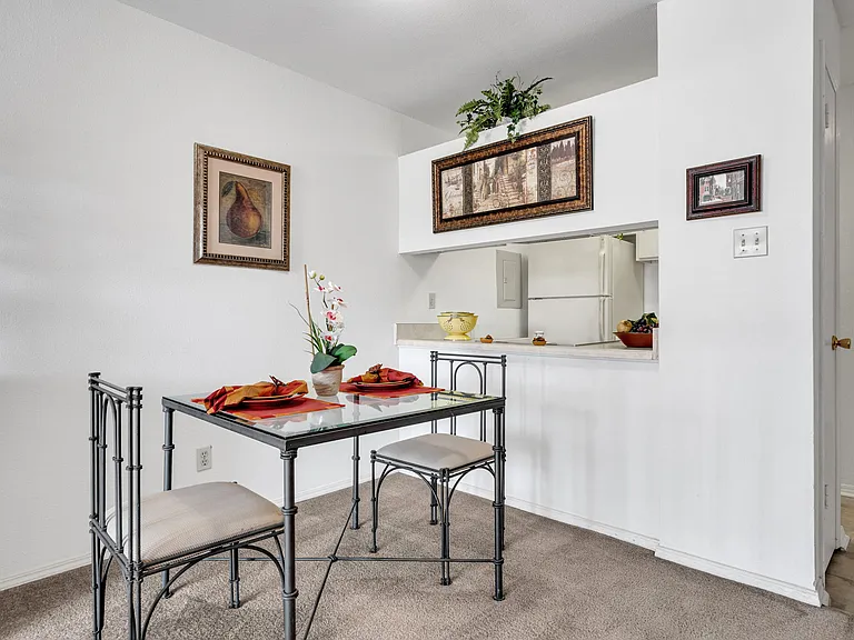 Almondtree Apartments — Photo 6