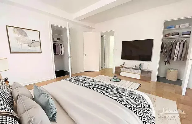 Rented by Manhattan Realty Group | media 10