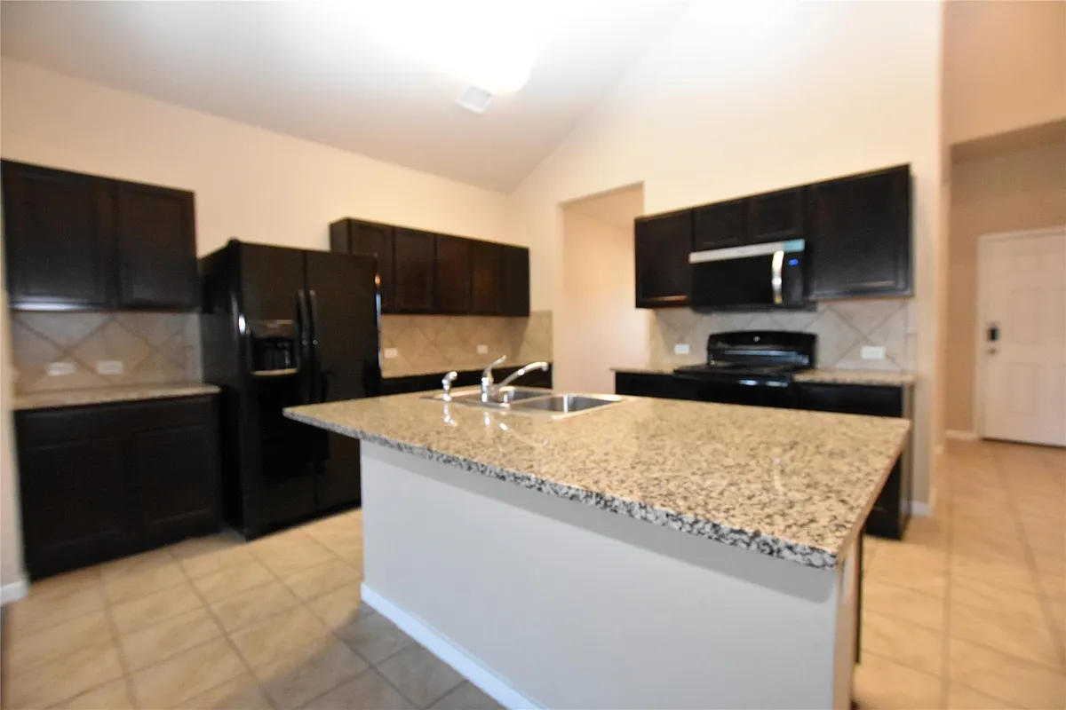Building Photo - 5725 Roderick Dr