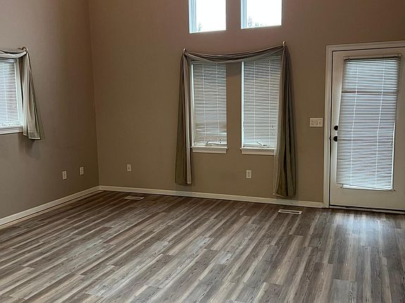 5th image of 1804 Stone Manor Cir