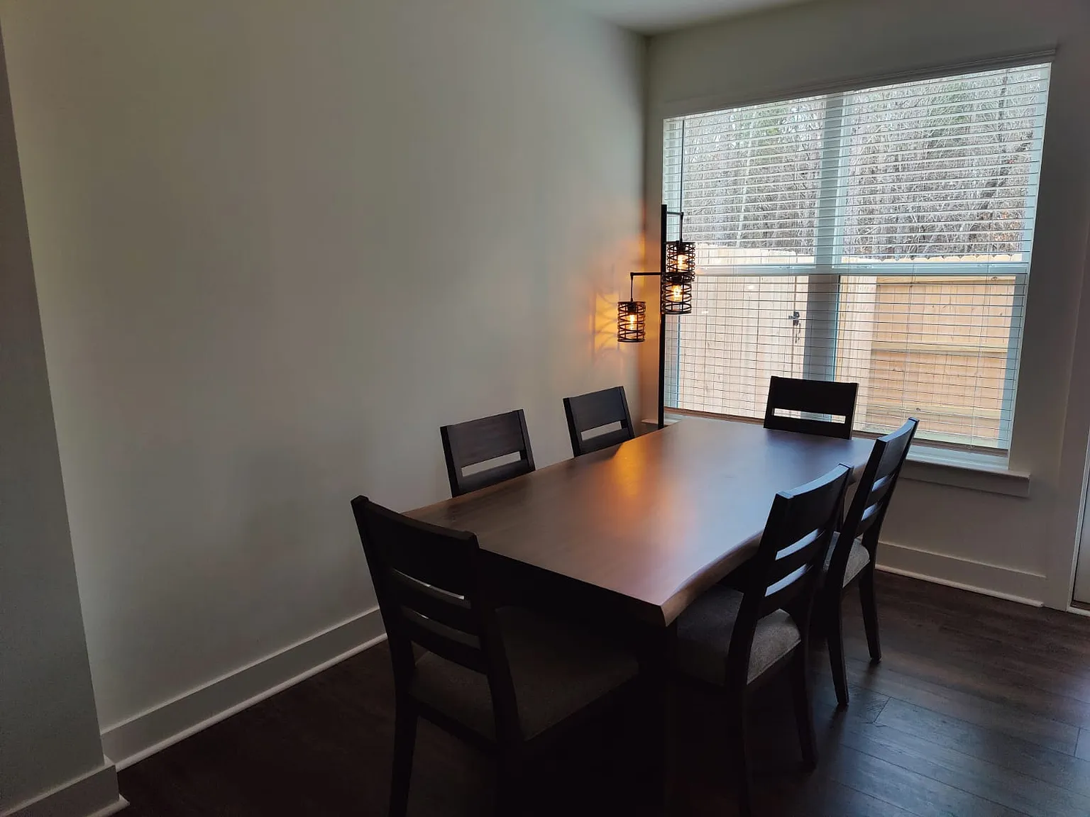 3 bed, 2.5 bath, 1840 sqft, $2,250 — Photo 2