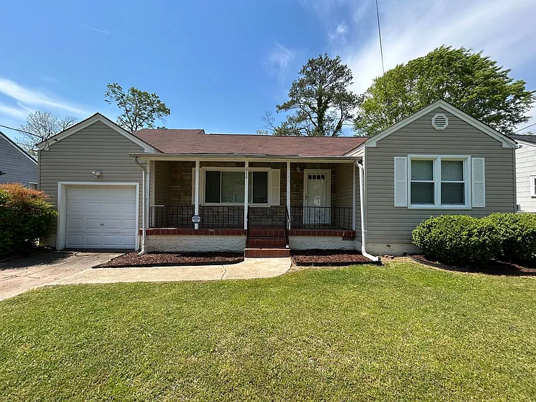 611 Woodvale Ave — Photo 1