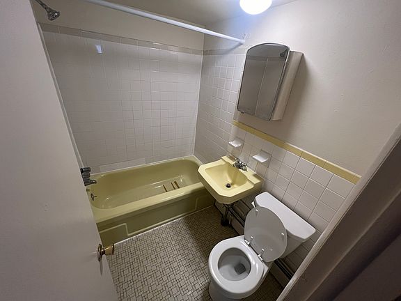 3rd image of 215 Felton Ave APT 1C