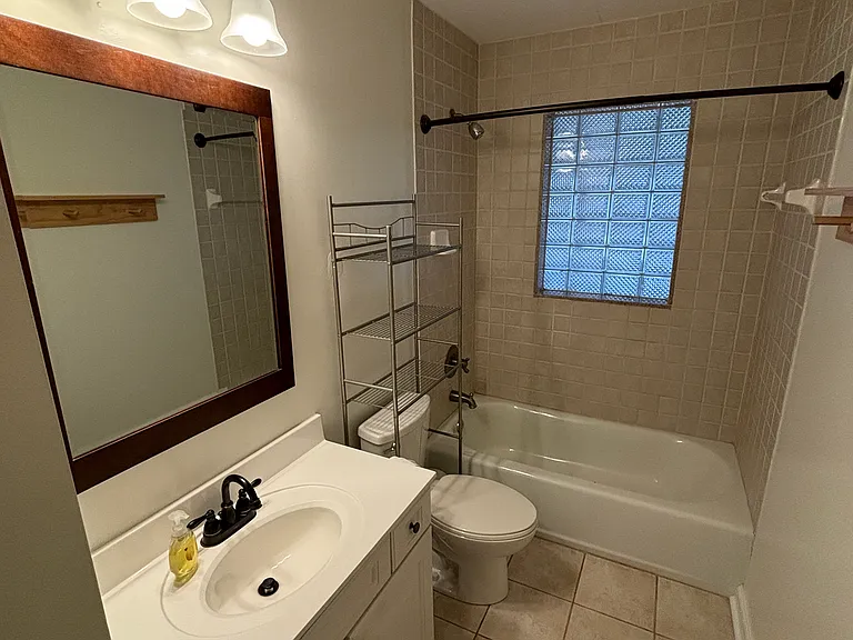 3564 Camelot Dr — Photo 10
