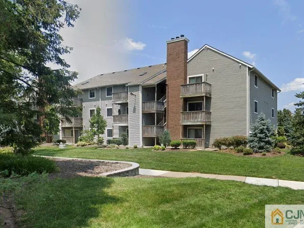 5016 Ravens Crest Dr, Plainsboro, NJ 08536
