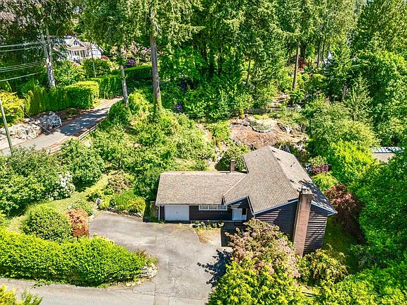 4th image of 4704 Dogwood Ln