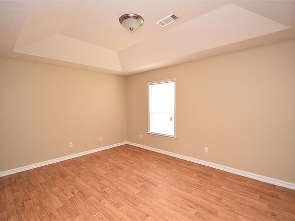 4th image of 118 Charleston Row Blvd