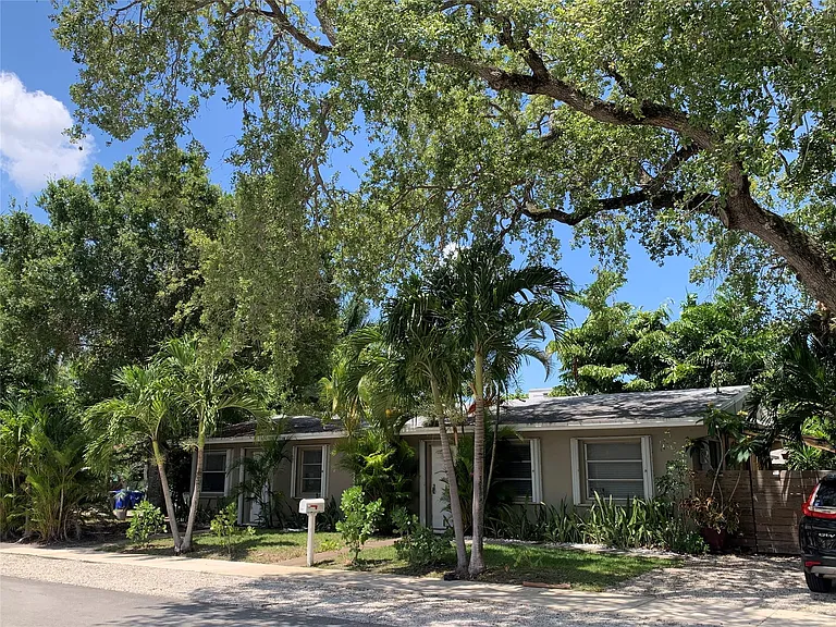 801 SW 10th St #2 — Photo 31