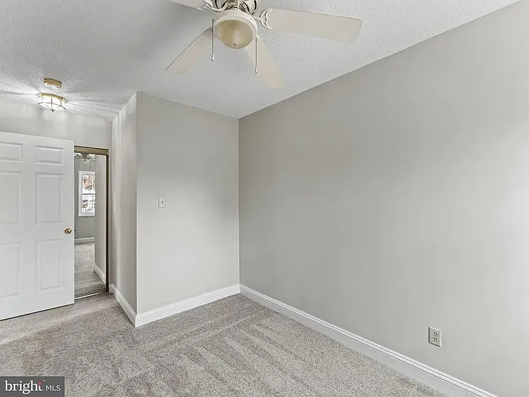 2237 Farrington Ave — Photo 8