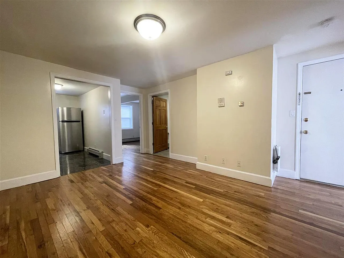 Building Photo - 202 Christopher Columbus Dr
