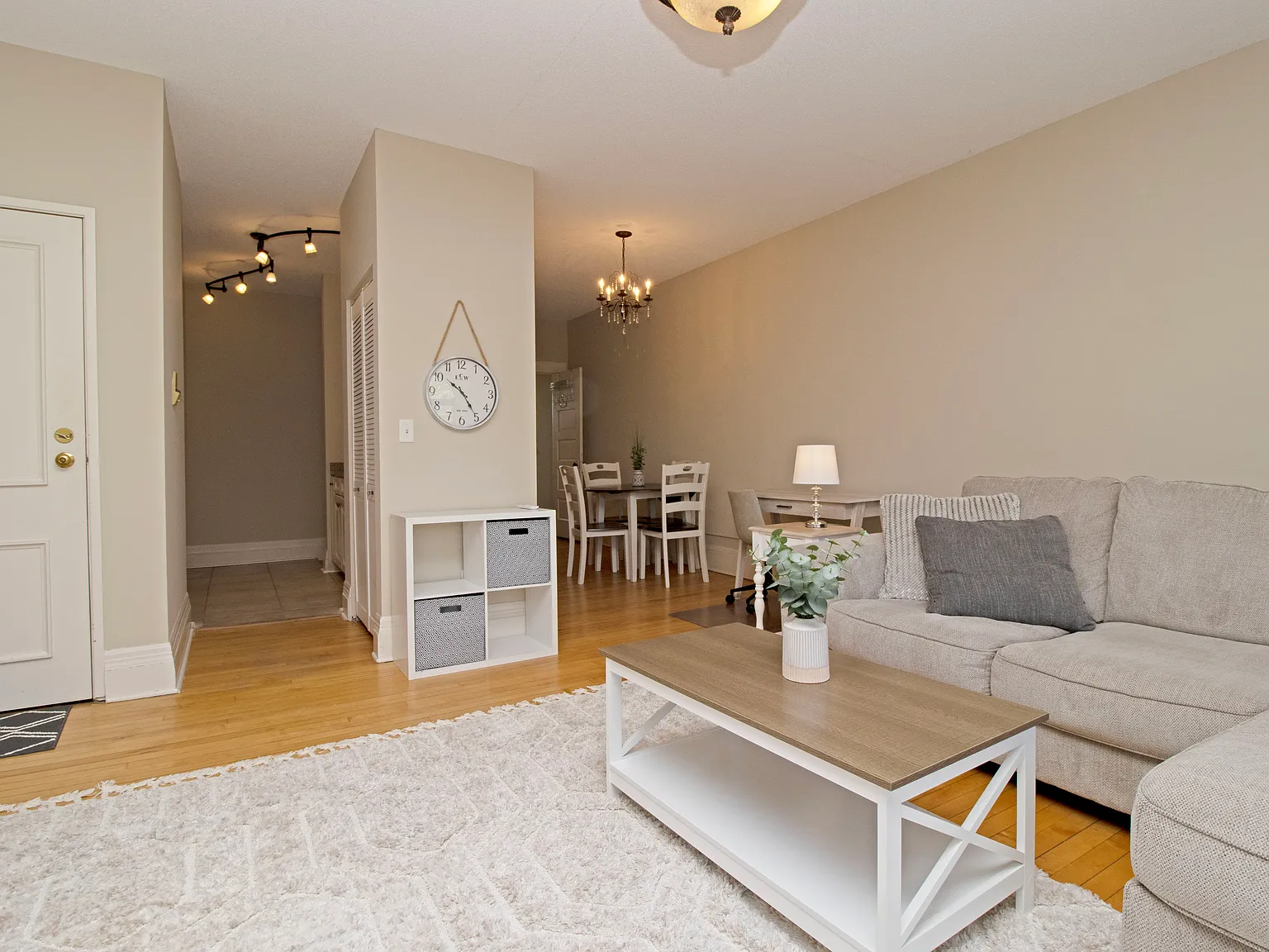 1 bed, 668 sqft, $1,697 — Photo 3