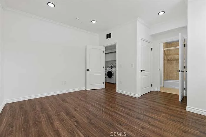 2 bed, 2.5 bath, 1340 sqft, $3,975 — Photo 4
