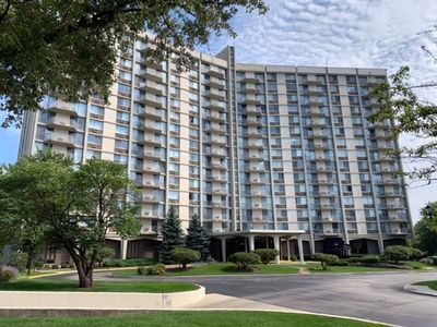 40 N Tower Rd APT 8E, Oak Brook, IL, 60523