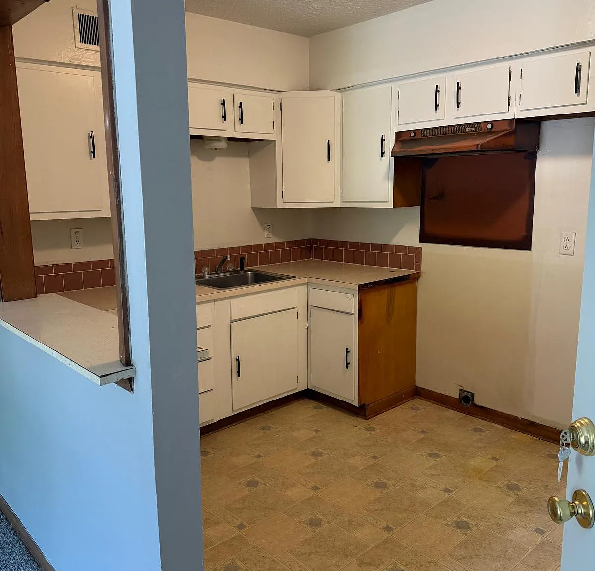 2 bed, $850 — Photo 1