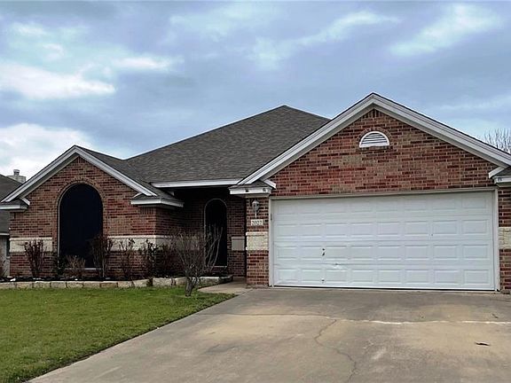 2nd image of 2027 Stonehenge Dr
