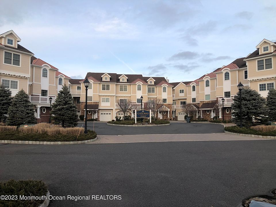 211 Gateway Ct, Union Beach, NJ 07735 MLS 22302228 Zillow