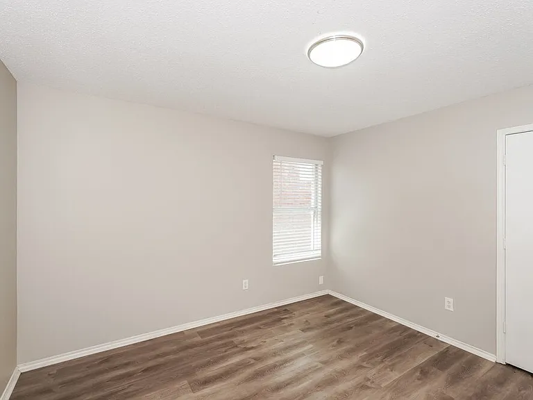 2908 Cottage Ln — Photo 12