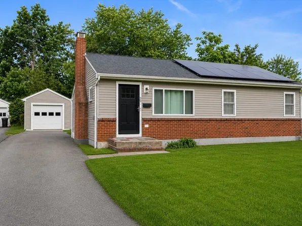 39 Woodard Ave, Brockton, MA 02301